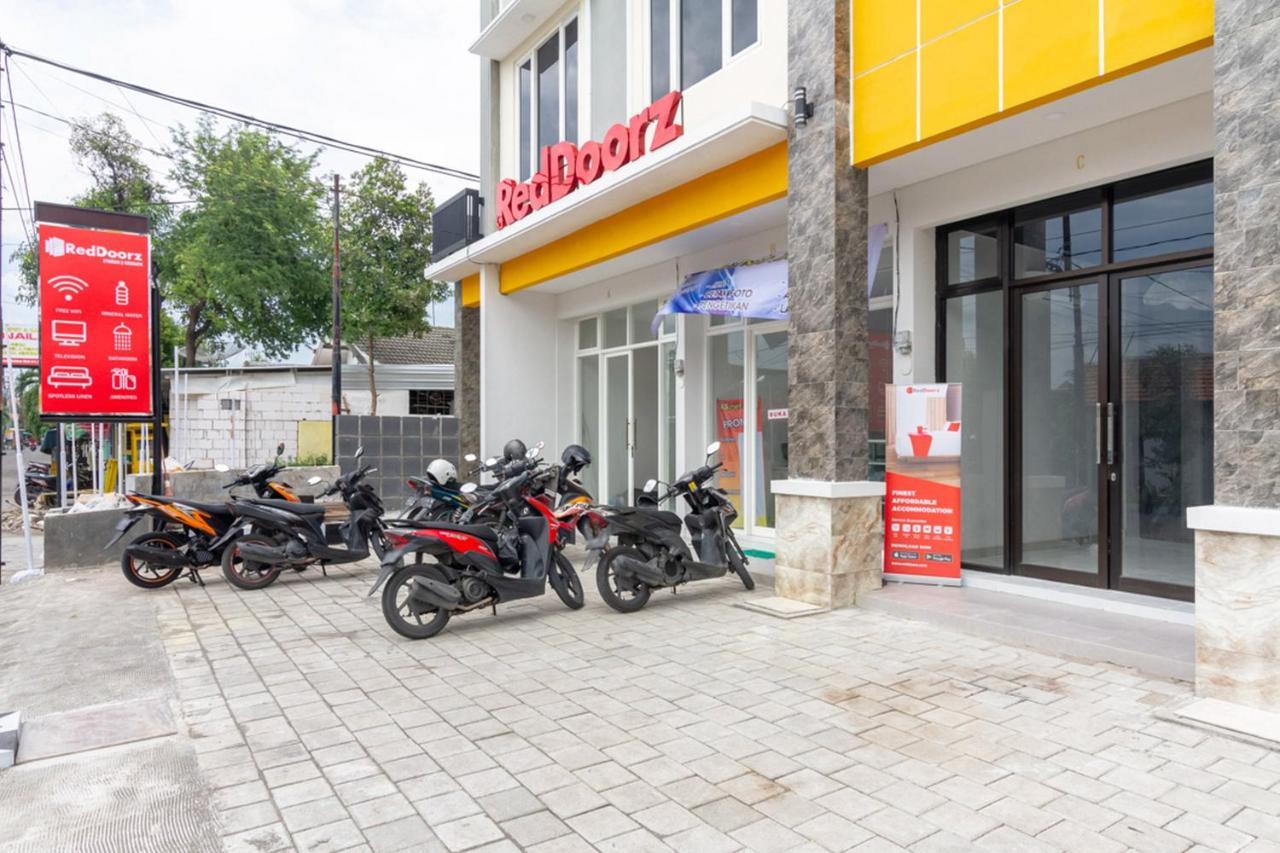 Reddoorz Syariah @ Kebraon Otel Surabaya Dış mekan fotoğraf